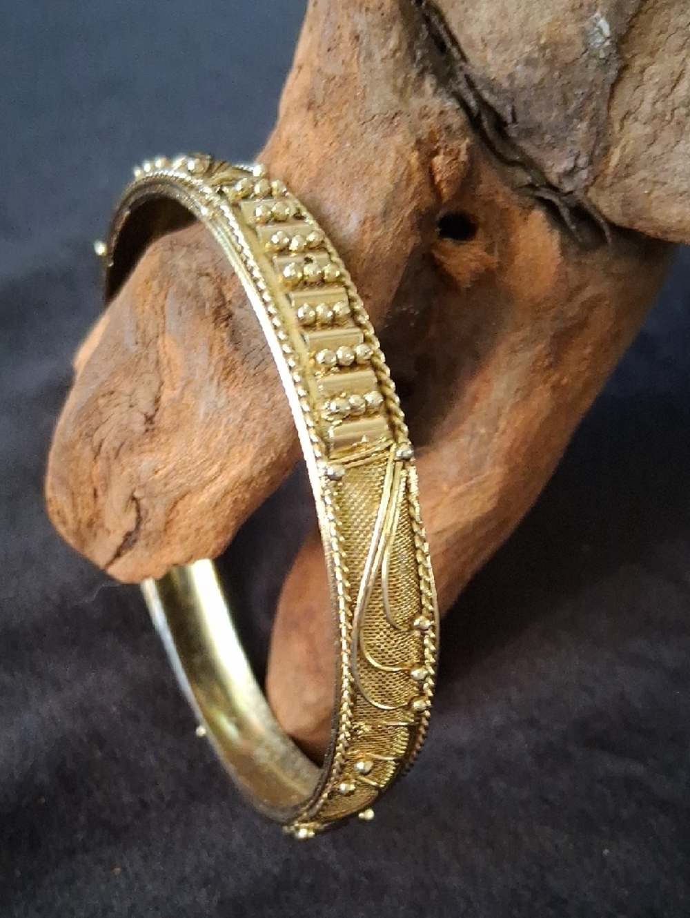 Vintage Gold Filigree Women's Bangle Bracelet - Picture 2 of 2